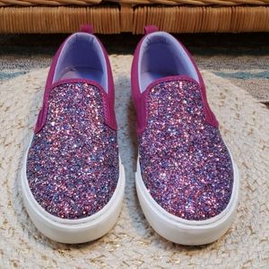 Old navy slide shoes. Big girls size 1/2